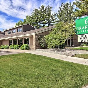 Blossom Hotel & Suites Traverse City